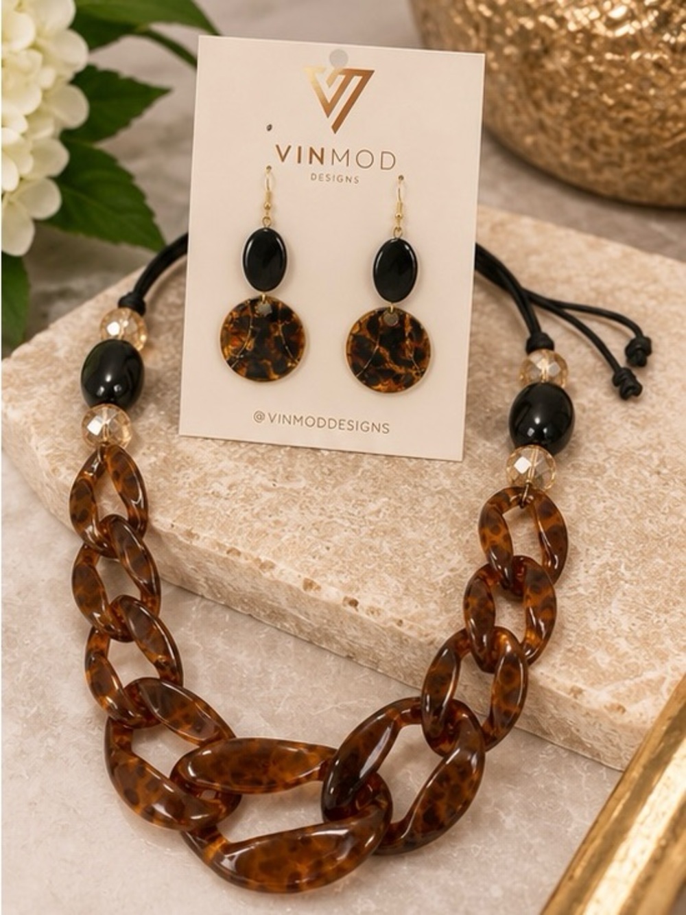 VINMOD Designs 17" - 26" Adjustable Statement Tortoise & Crystal Necklace Set